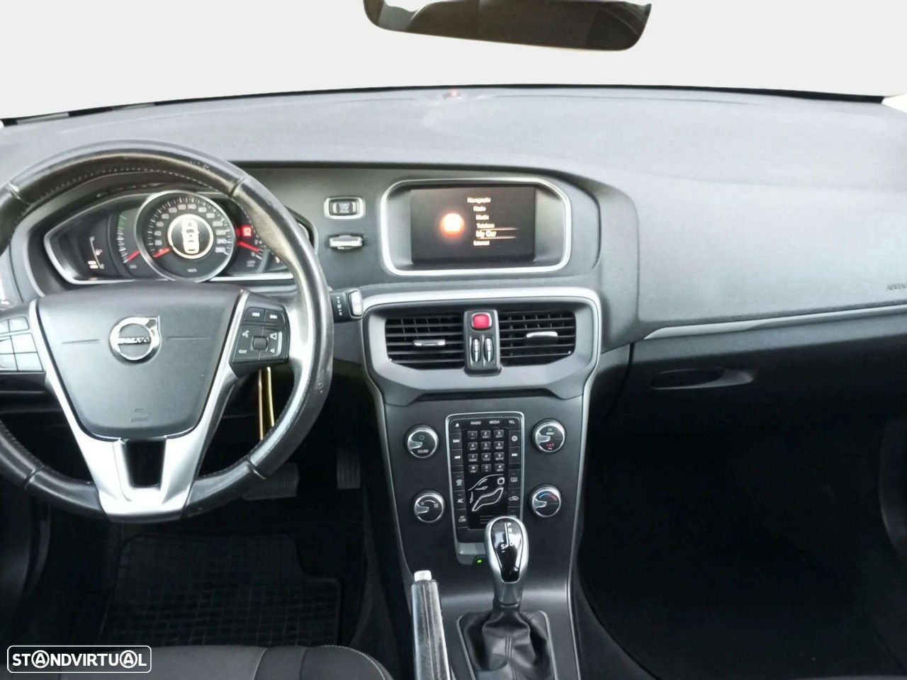 Volvo V40 2.0 D3 Momentum Geartronic - 10