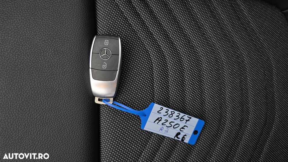 Mercedes-Benz A - 21