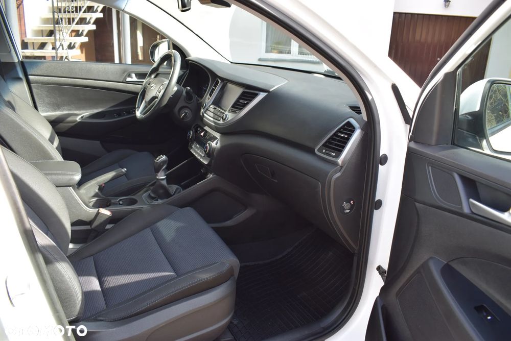 Hyundai Tucson 1.6 Turbo 2WD Navi - 12