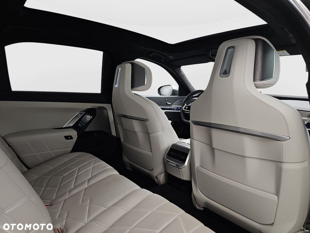 BMW Seria 7 750e PHEV xDrive M Sport sport - 23