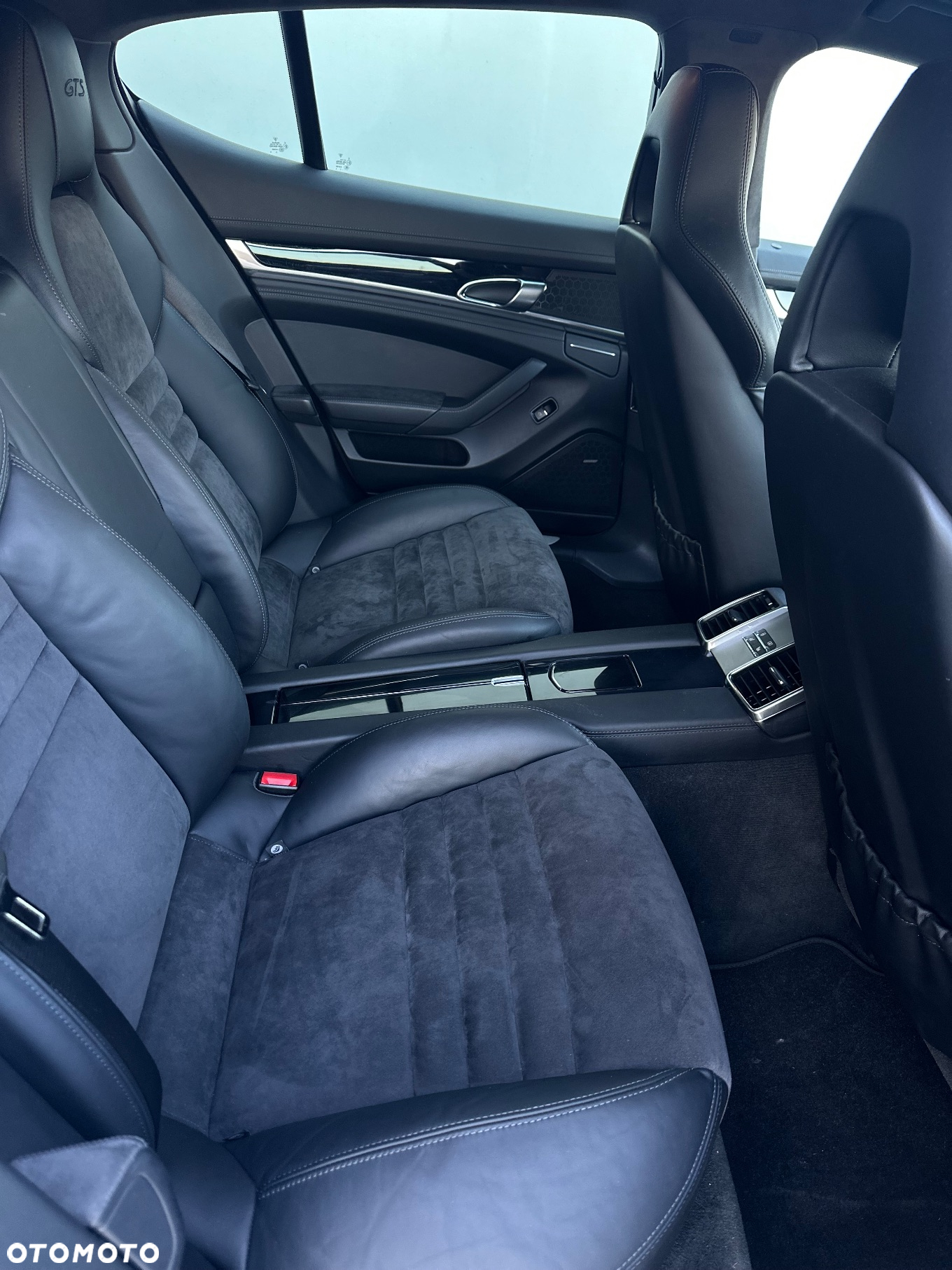 Porsche Panamera GTS PDK - 28