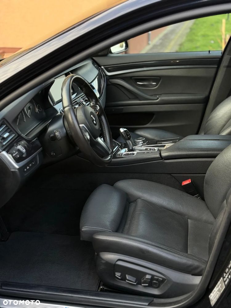 BMW Seria 5 530d xDrive Sport-Aut - 11