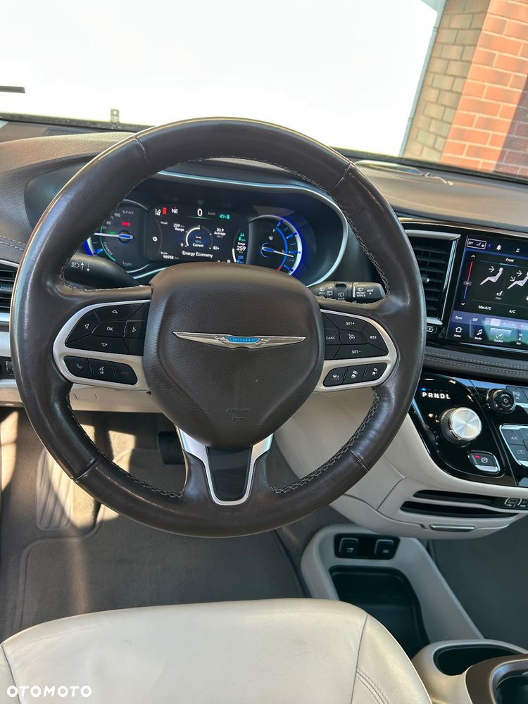 Chrysler Pacifica - 37