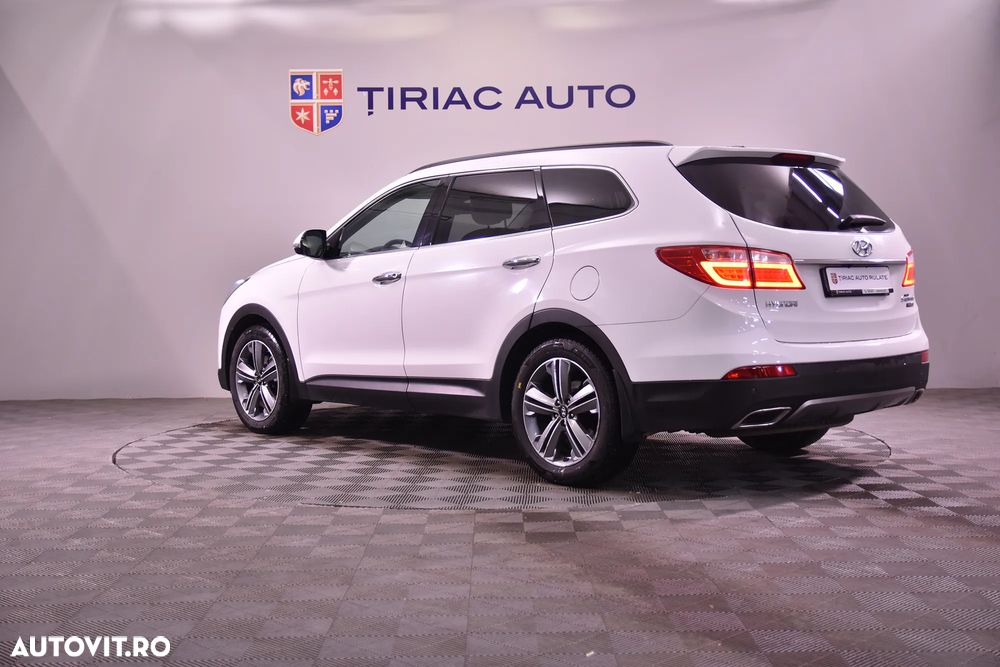 Hyundai Grand Santa Fe - 3