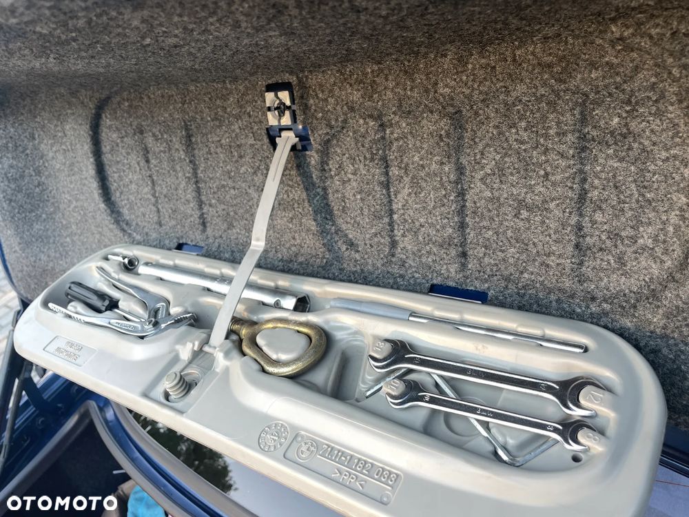 BMW Seria 3 323i - 14