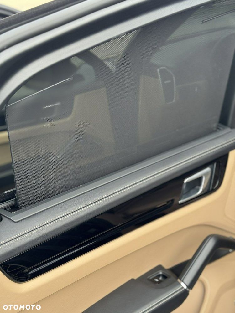 Porsche Cayenne - 34