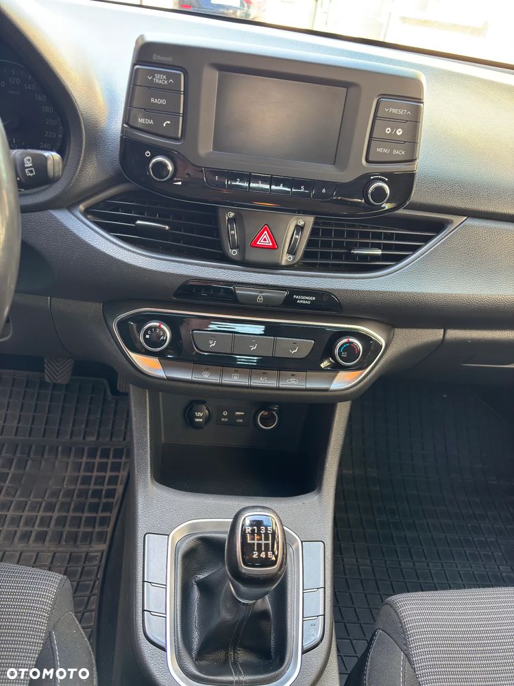 Hyundai i30 1.4 Classic + - 15