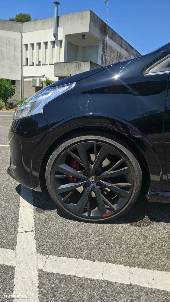 Peugeot 208 1.6 THP GTi - 13