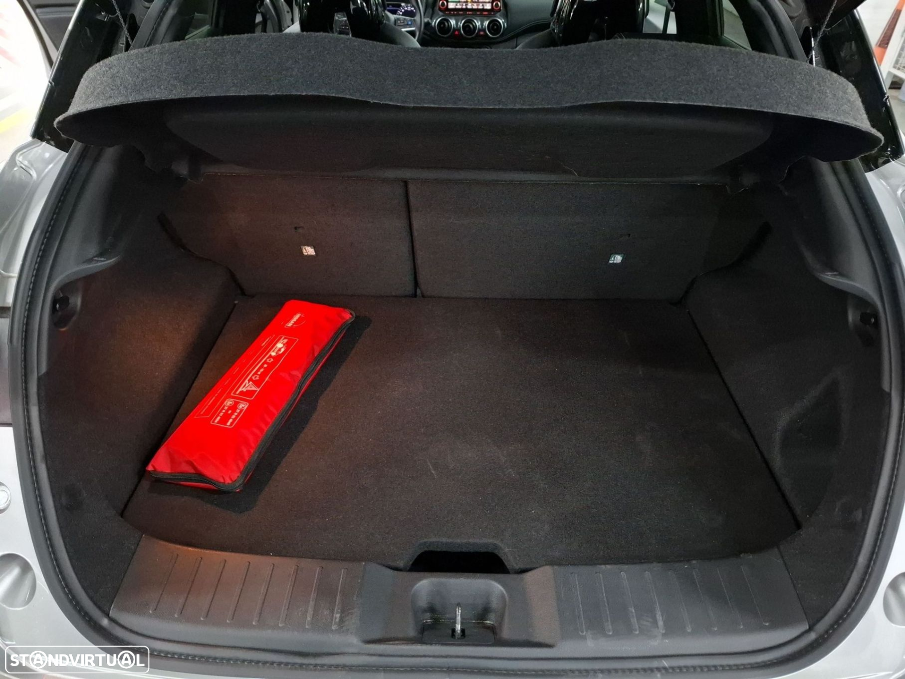 Nissan Juke 1.6 Hybrid Tekna Two Tone - 24