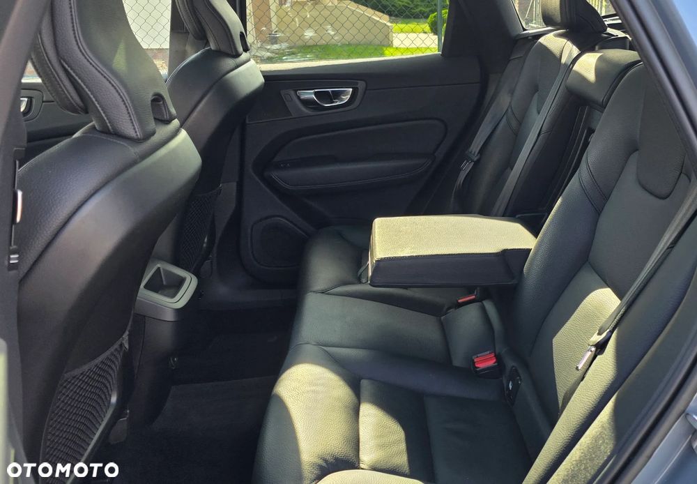 Volvo XC 60 B4 D AWD Geartronic Inscription - 27