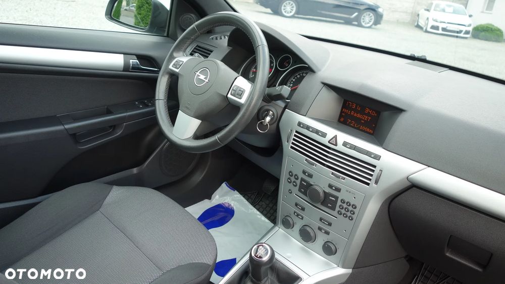 Opel Astra 1.8 Sport - 32