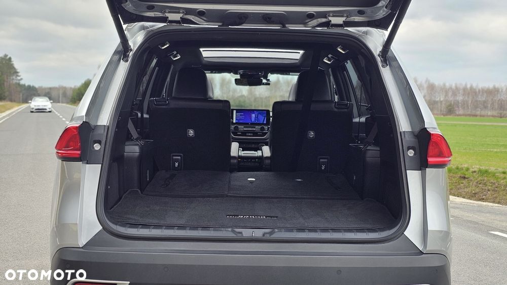 Toyota Grand Highlander - 28