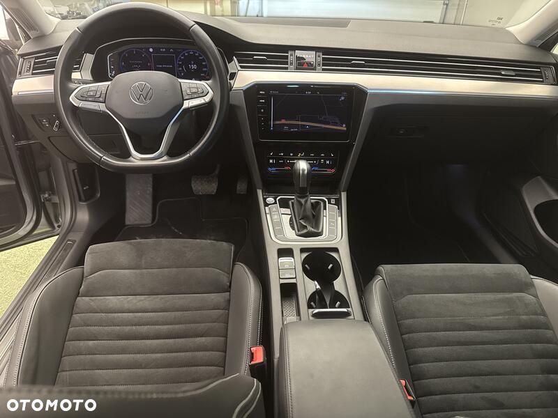 Volkswagen Passat - 22