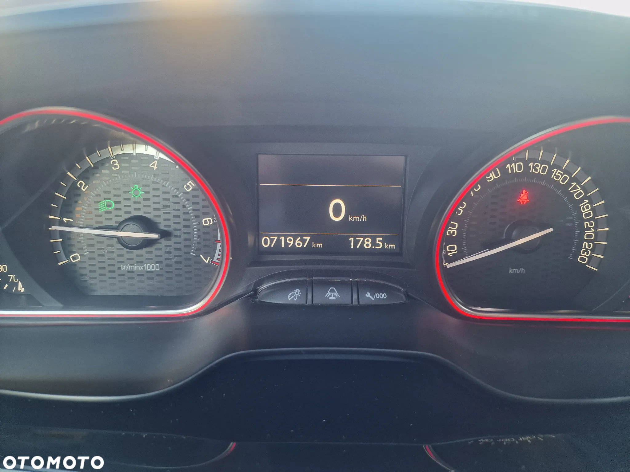 Peugeot 208 THP STOP & START GTi by Sport - 35