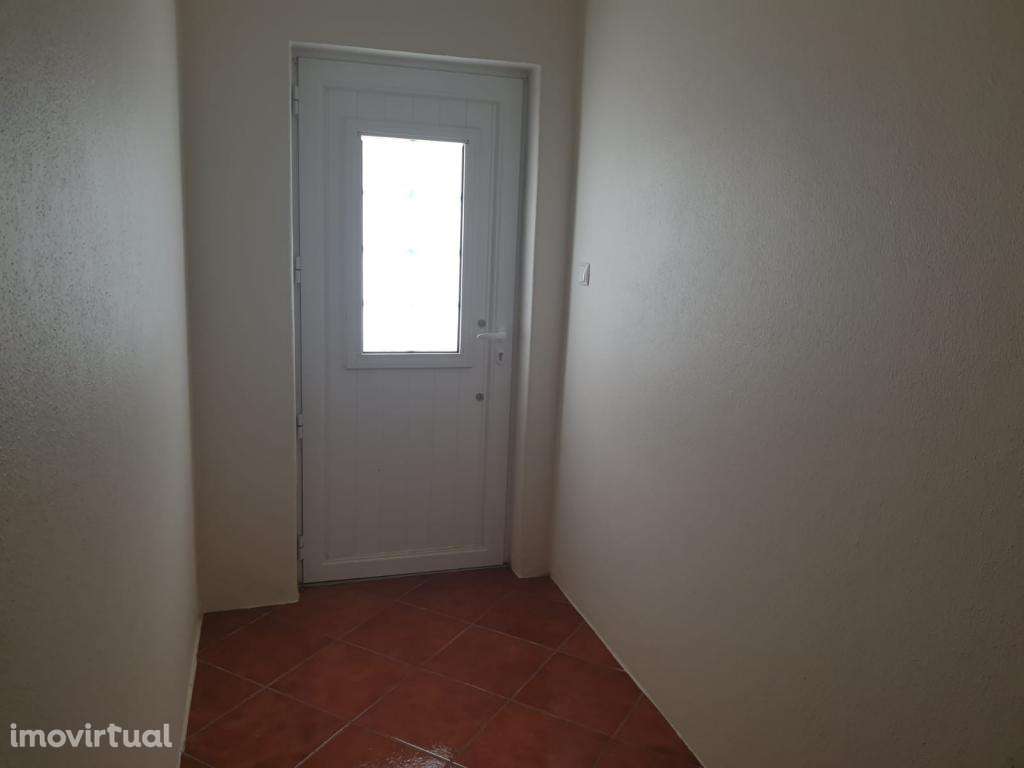 Moradia V5 com Logradouro e garagem - Grande imagem: 3/18