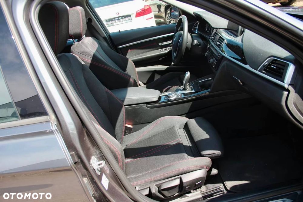 BMW Seria 3 320i Edition M Sport Shadow - 13