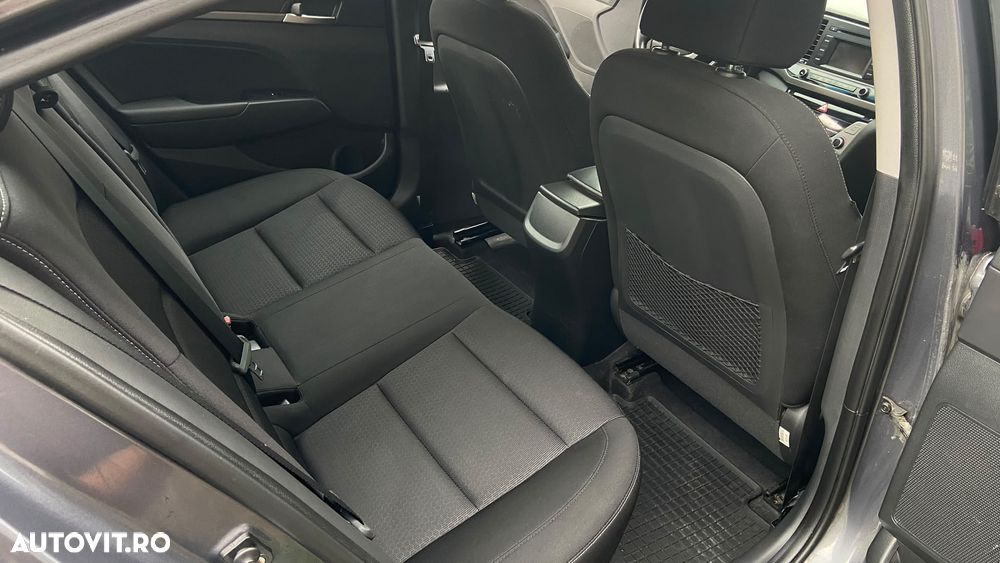Hyundai Elantra 1.6 MPi Highway - 12