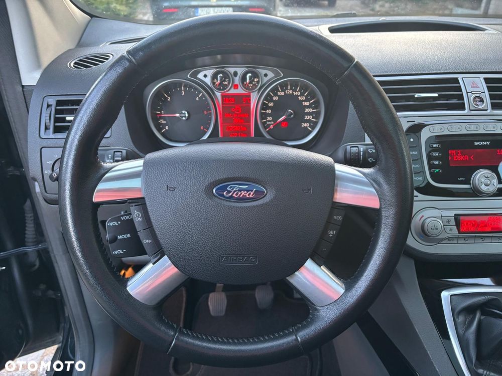 Ford Kuga 2.0 TDCi 4x4 Titanium - 11