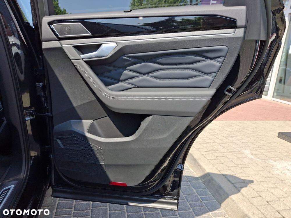 Volkswagen Touareg - 19