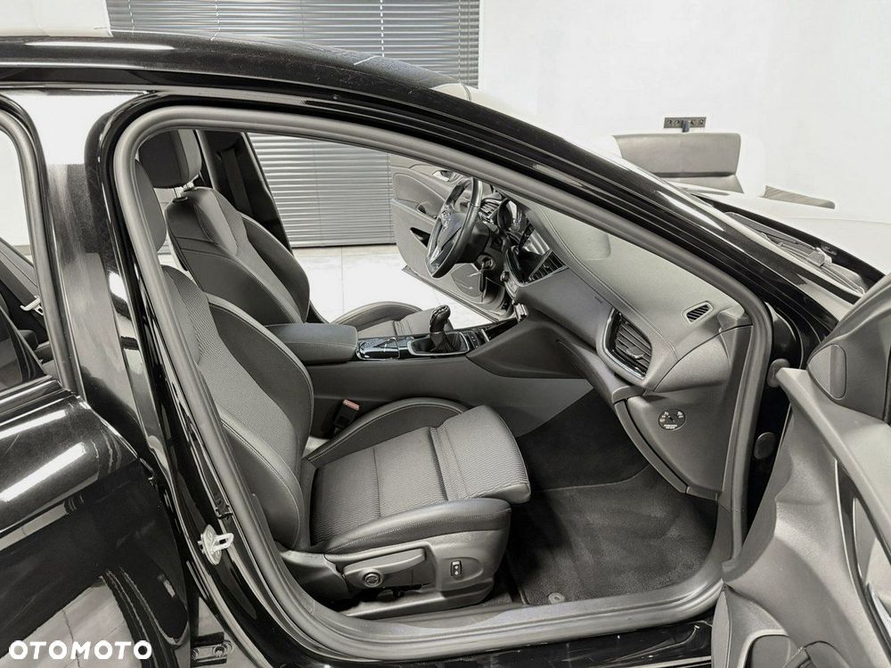 Opel Insignia - 24