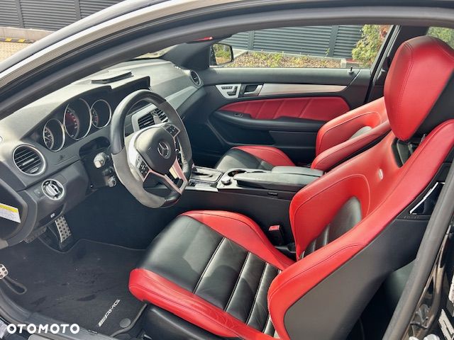 Mercedes-Benz Klasa C 63 AMG AMG SPEEDSHIFT MCT AMG Performance Package - 9