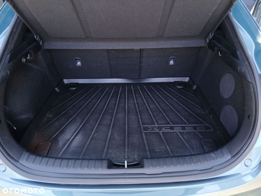 Kia XCeed 1.5 T-GDI L Business Line - 36
