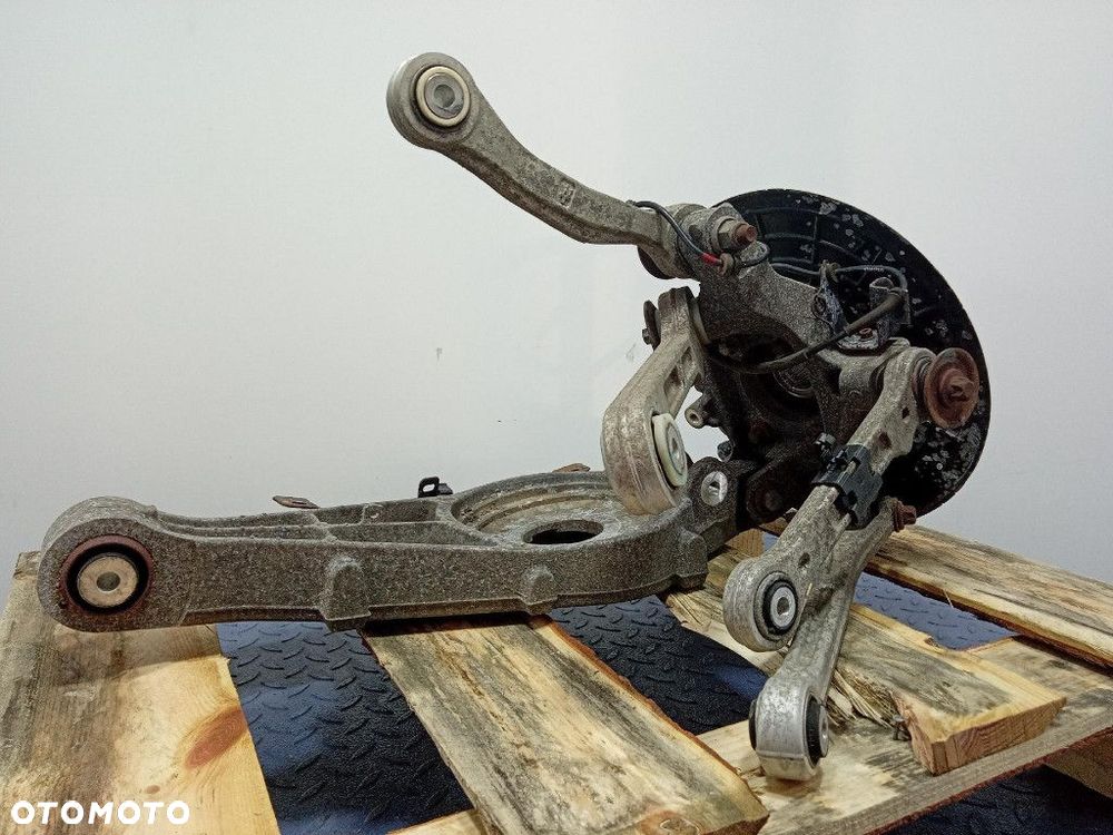 MASERATI LEVANTE ZWROTNICA TYŁ LEWA WAHACZE TYLNE  06700372390 - 4