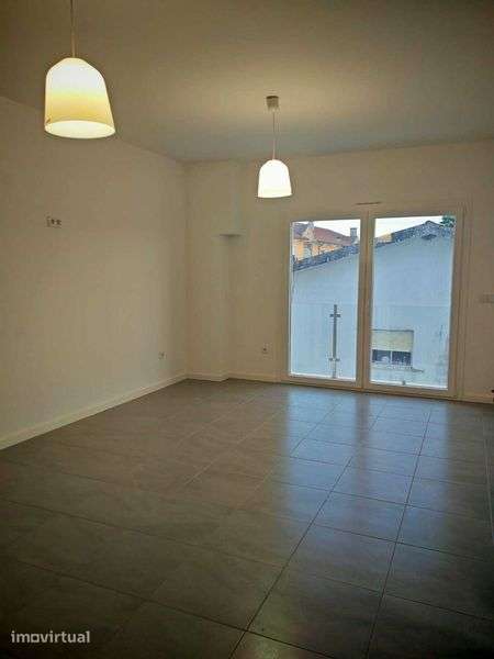 Apartamentos T1 para arrendar em Cantanhede - Grande imagem: 2/5