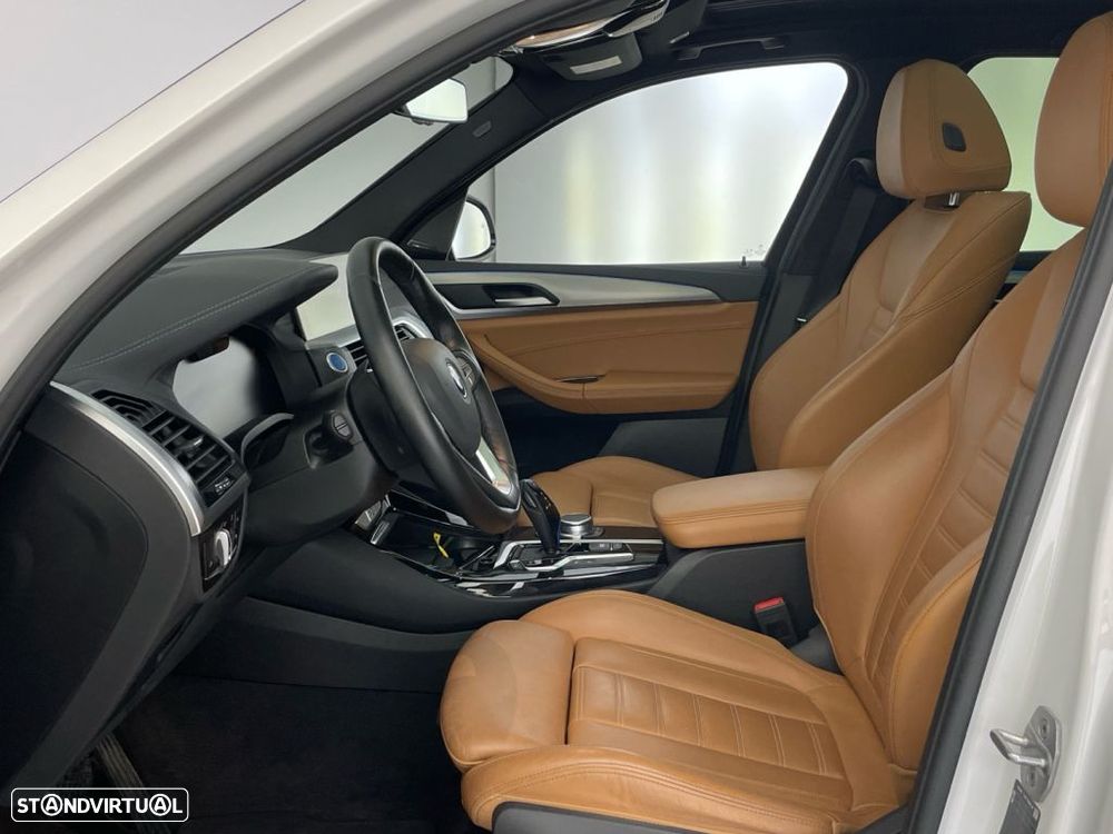 BMW iX3 Impressive - 11