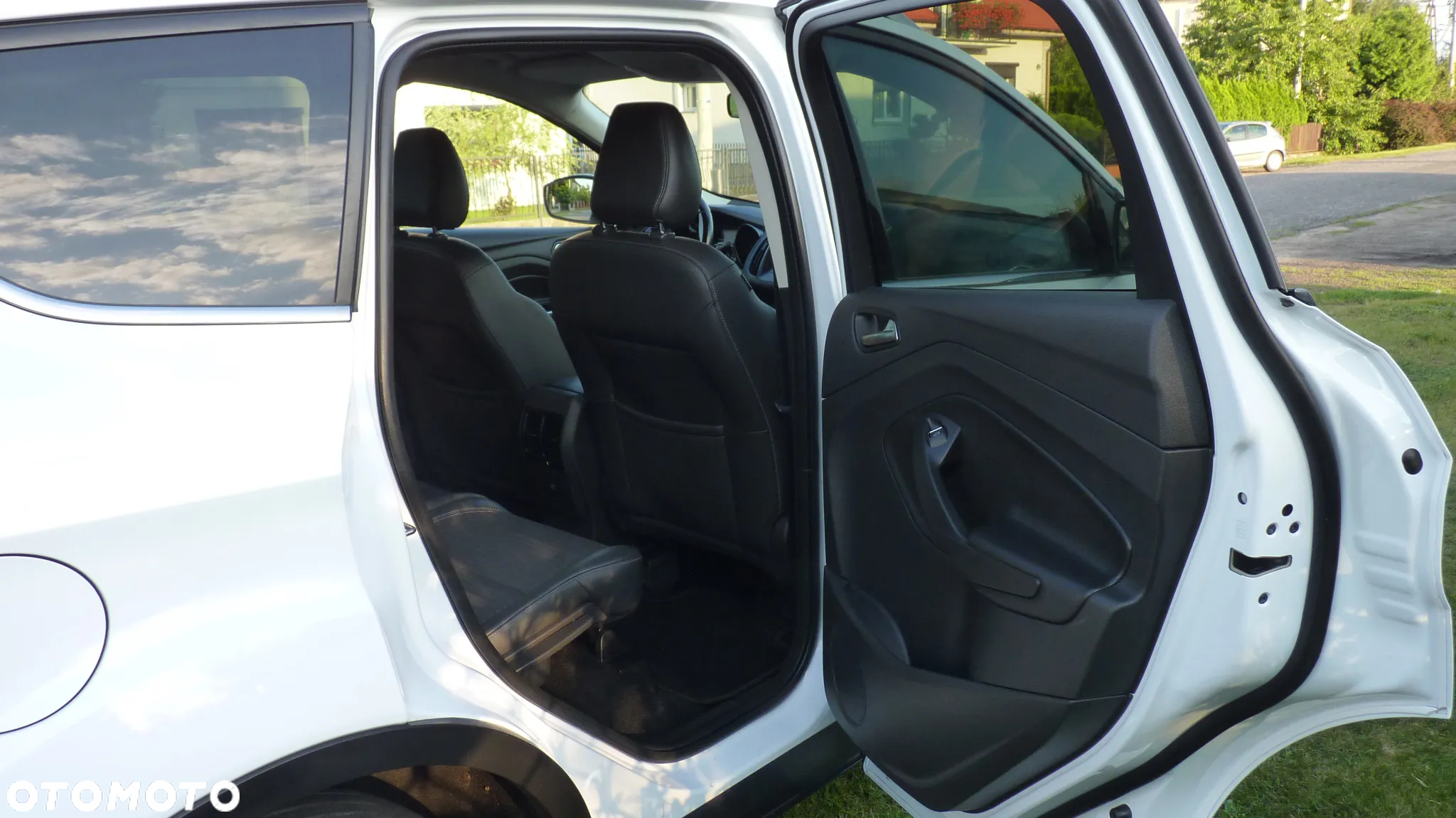 Ford Kuga - 10