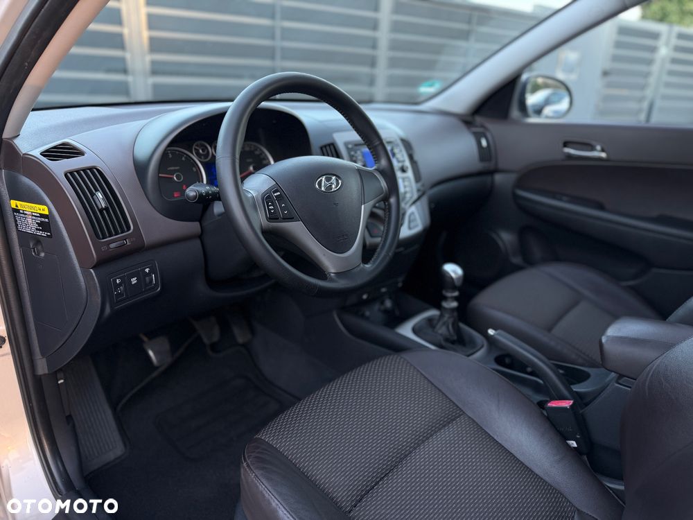 Hyundai i30 1.6 CRDi Premium - 10