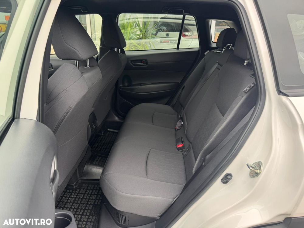 Toyota Corolla Cross - 13