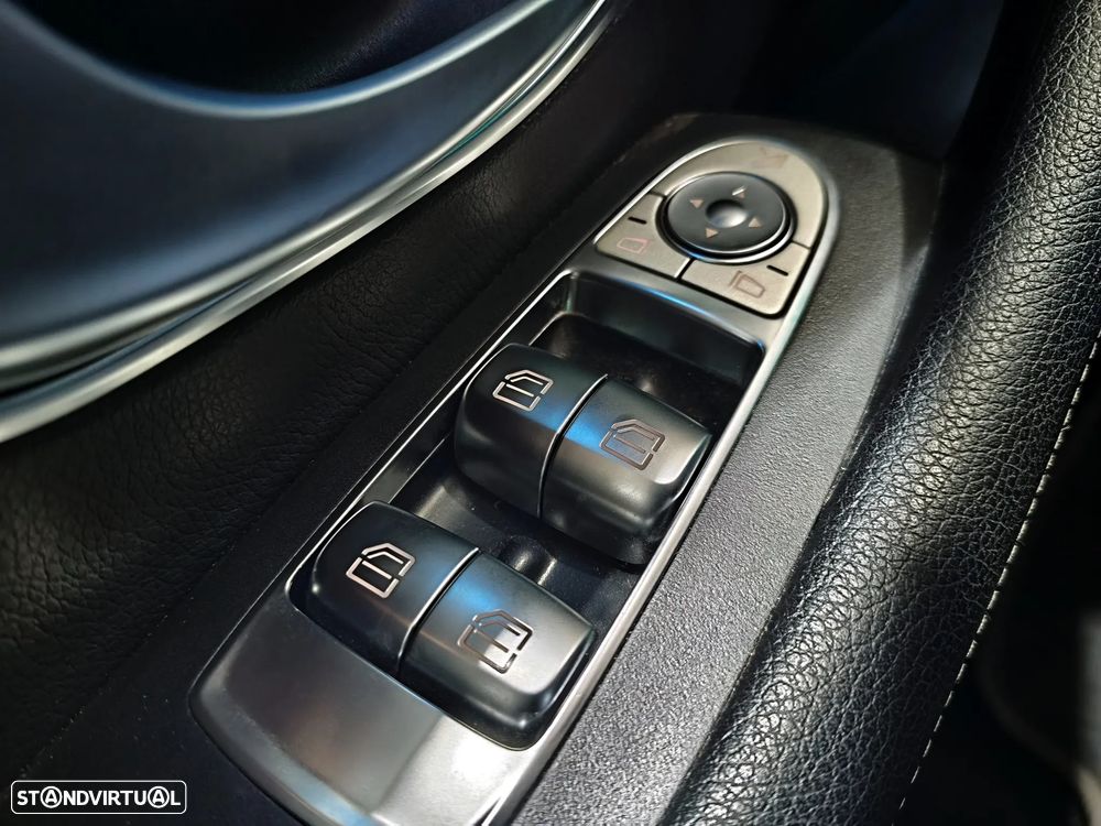 Mercedes-Benz E 200 AMG Line - 36