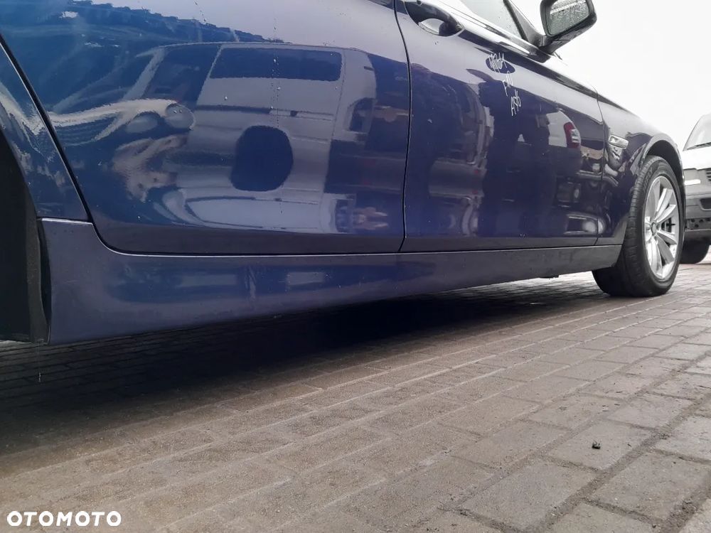 Listwa Progowa Prawa BMW F10 F11 Kolor: A76 - 1