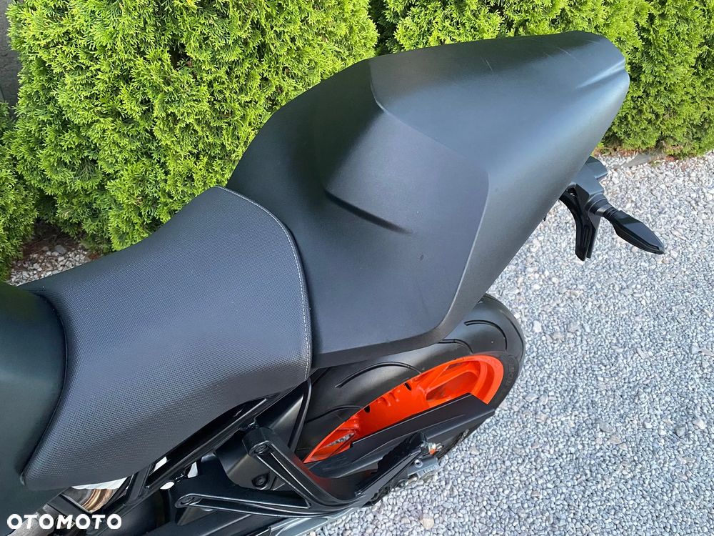 KTM RC 125 - 12