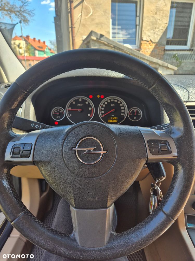 Opel Vectra 1.9 CDTI DPF Cosmo - 5