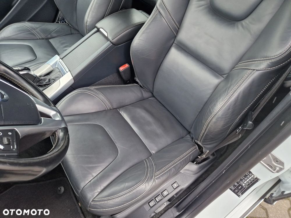 Volvo V60 D6 AWD Plug-in Hybrid Summum - 13