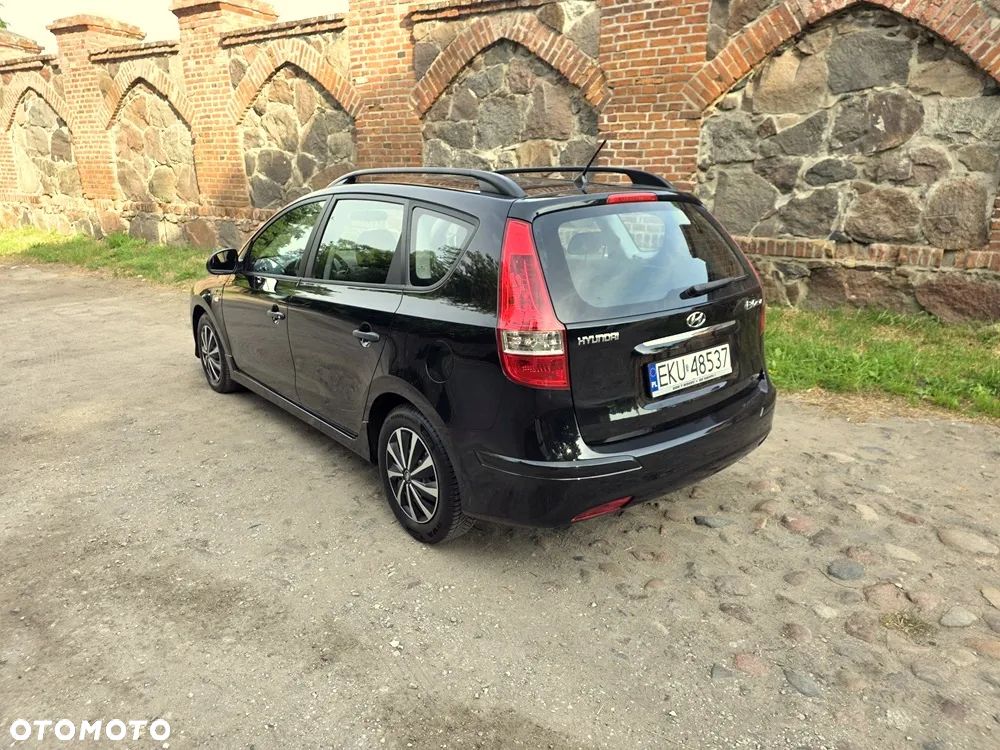 Hyundai i30 1.6 CRDi Base + EU5 - 11