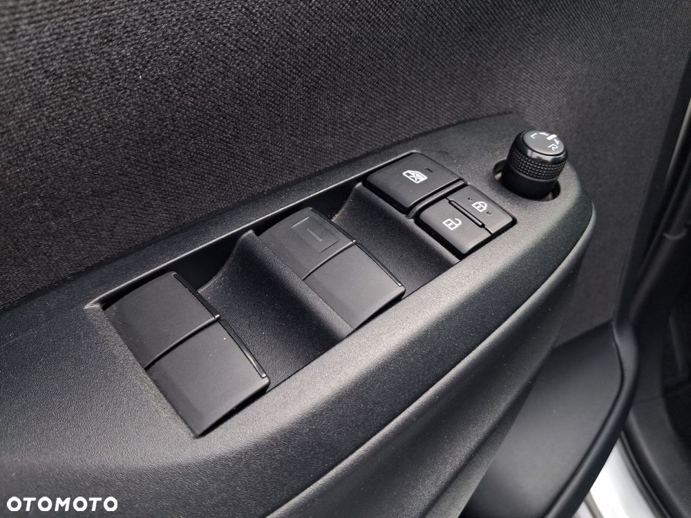 Toyota Yaris 1.5 Comfort - 11