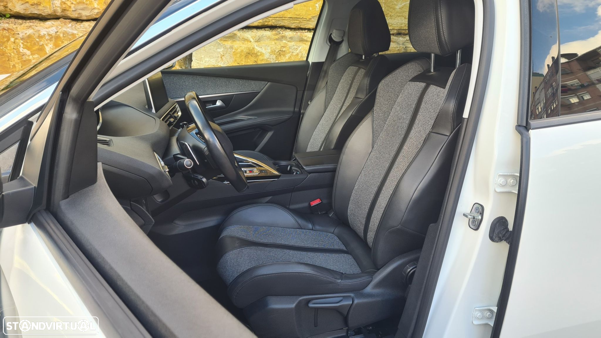 Peugeot 3008 1.5 BlueHDi Allure EAT8 - 44