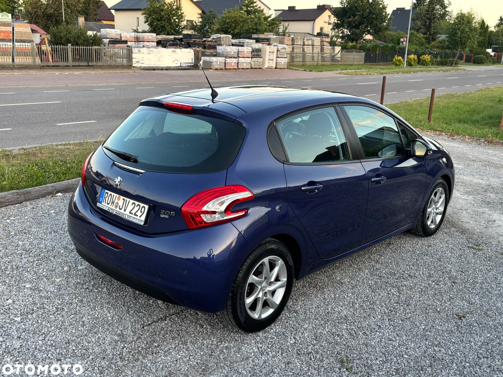 Peugeot 208 - 23