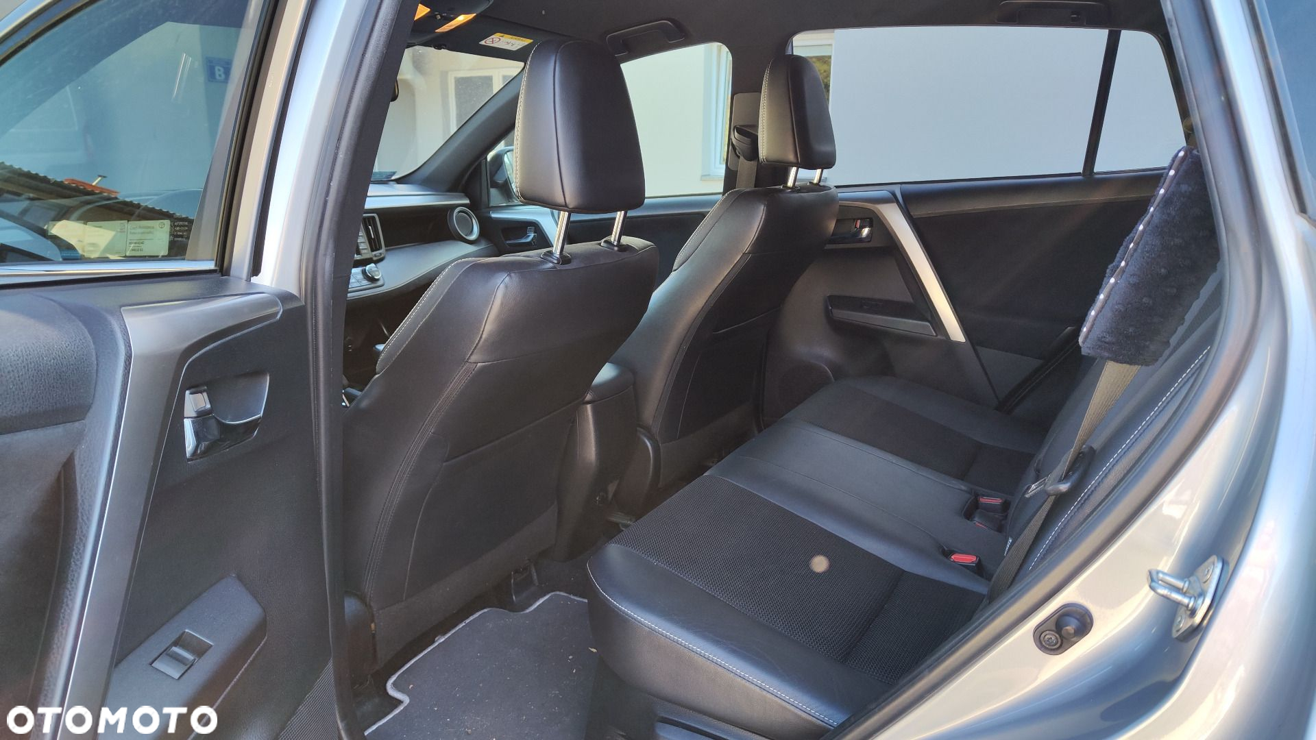 Toyota RAV4 - 10