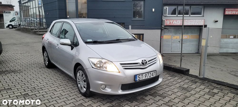 Toyota Auris 1.6 Premium MM - 2