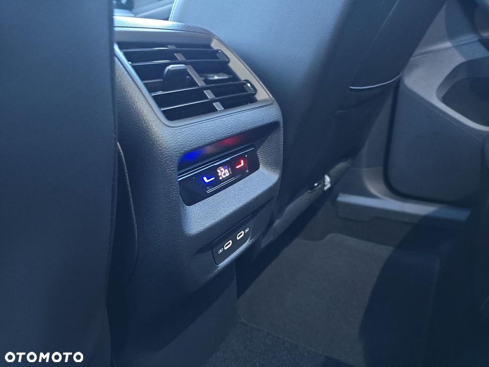 Volkswagen Tiguan - 23