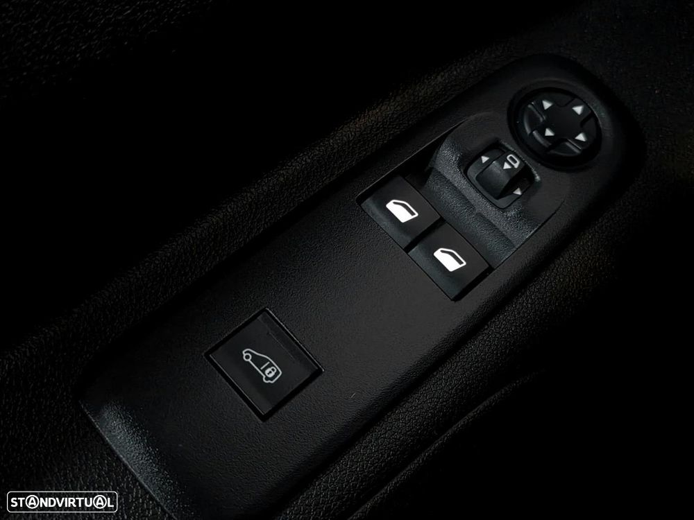 Peugeot Partner XL LONGA NACIONAL 3 LUGARES - 25