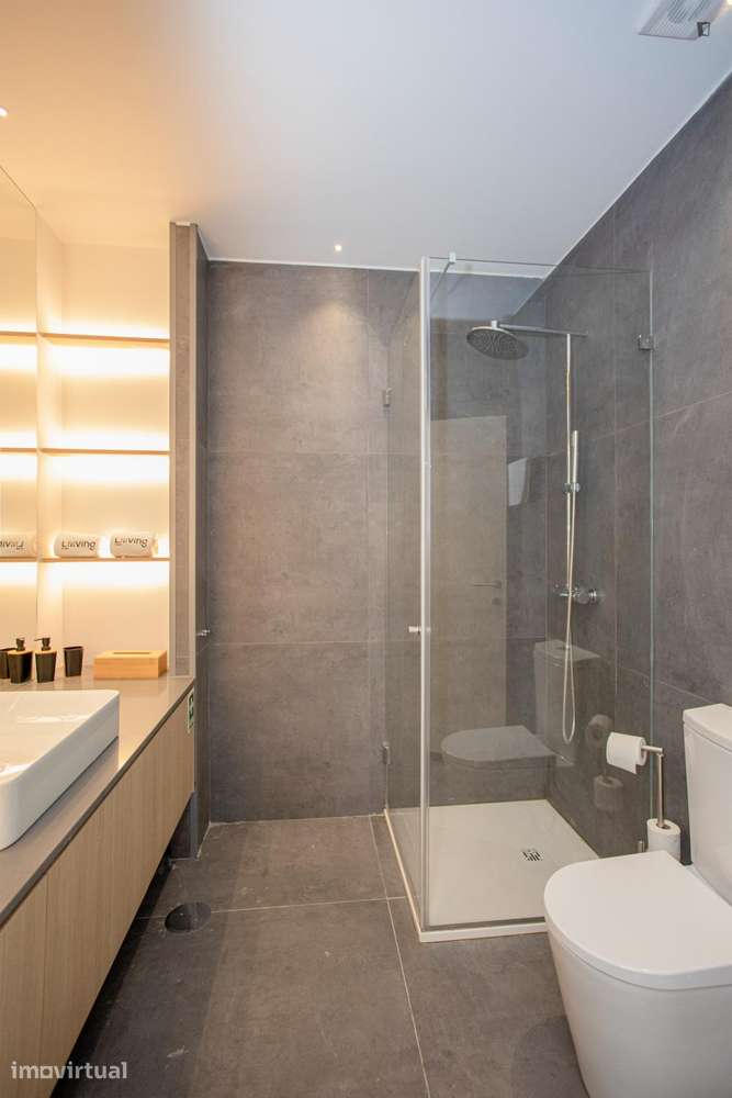 Apartamento com 1 quartos - localizado em Sé Porto - Grande imagem: 3/22