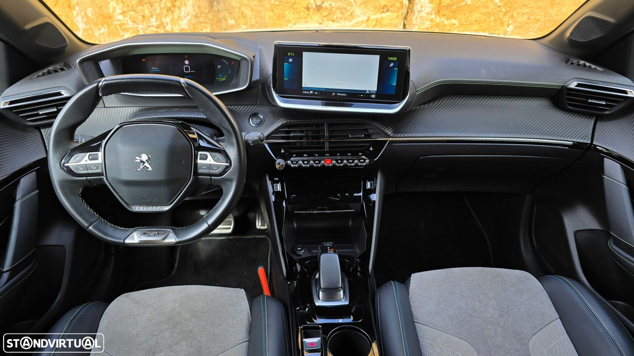 Peugeot e-208 GT - 11
