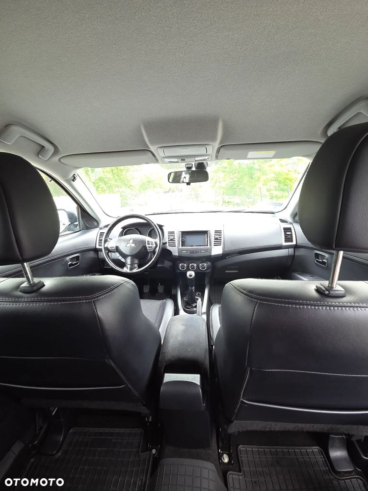 Mitsubishi Outlander 2.0 Intense 2WD - 12