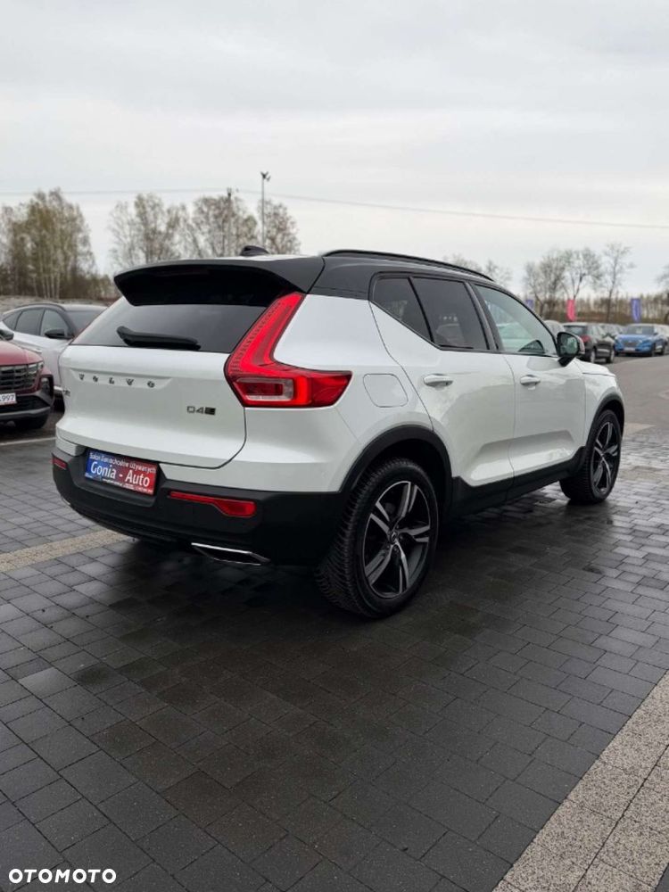 Volvo XC 40 D4 AWD R-Design (Intro Edition) - 15