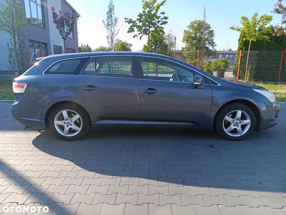 Toyota Avensis 1.8 Sol - 2